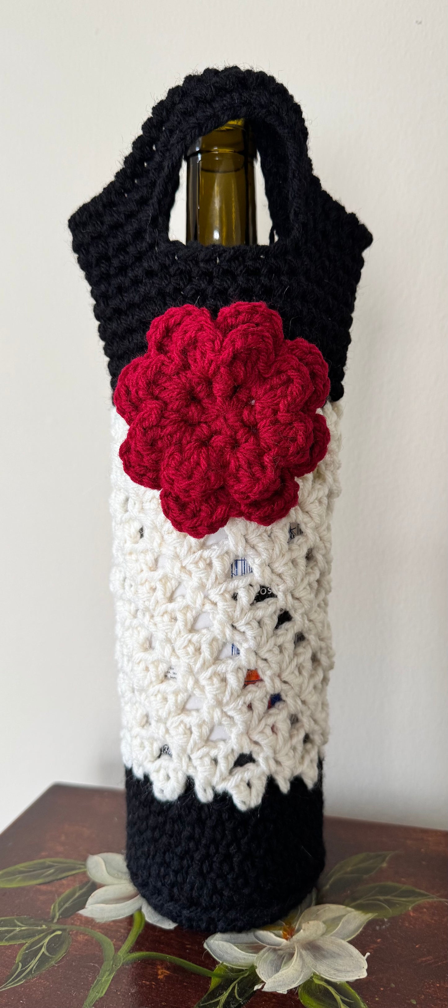 Crochet Wine Tote - Aaron & Black